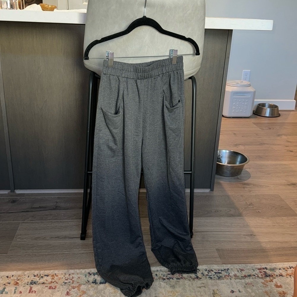 NWOT- grey joggers - size small